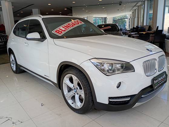 BMW X1 2.0 16V GASOLINA SDRIVE18I 4P AUTOMÁTICO BMW X1 2.0 16V GASOLINA SDRIVE18I 4P AUTOMÁTICO